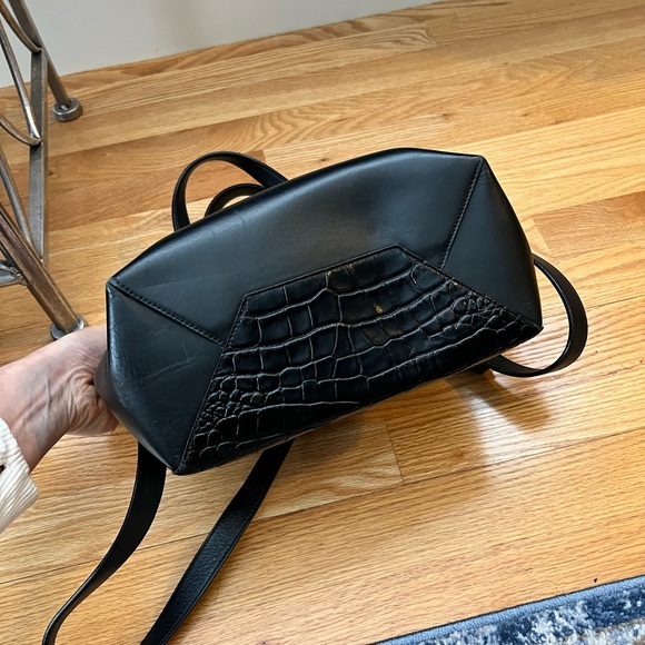 Vince Signature croc embossed Mini Tote EUC - Picture 3 of 8